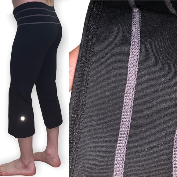 Cropped black Lululemon flare pants - Picture 1 of 7